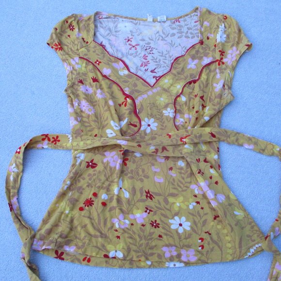 Anthropologie Tops - Anthropologie’s Moth Top Women's S Yellow Floral Short Sleeve Pink & Red Flowers
